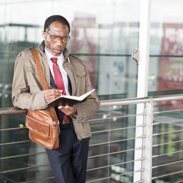 terminal-transport-travel-urban-overcoat-city-conc-2025-02-10-01-22-01-utc-6931917f82ed1